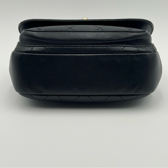 (SOLD) Chanel 19B Veau Grain Black Flap Bag W Gold (Full Set W Receipt & Tags) - Picture 10 of 16